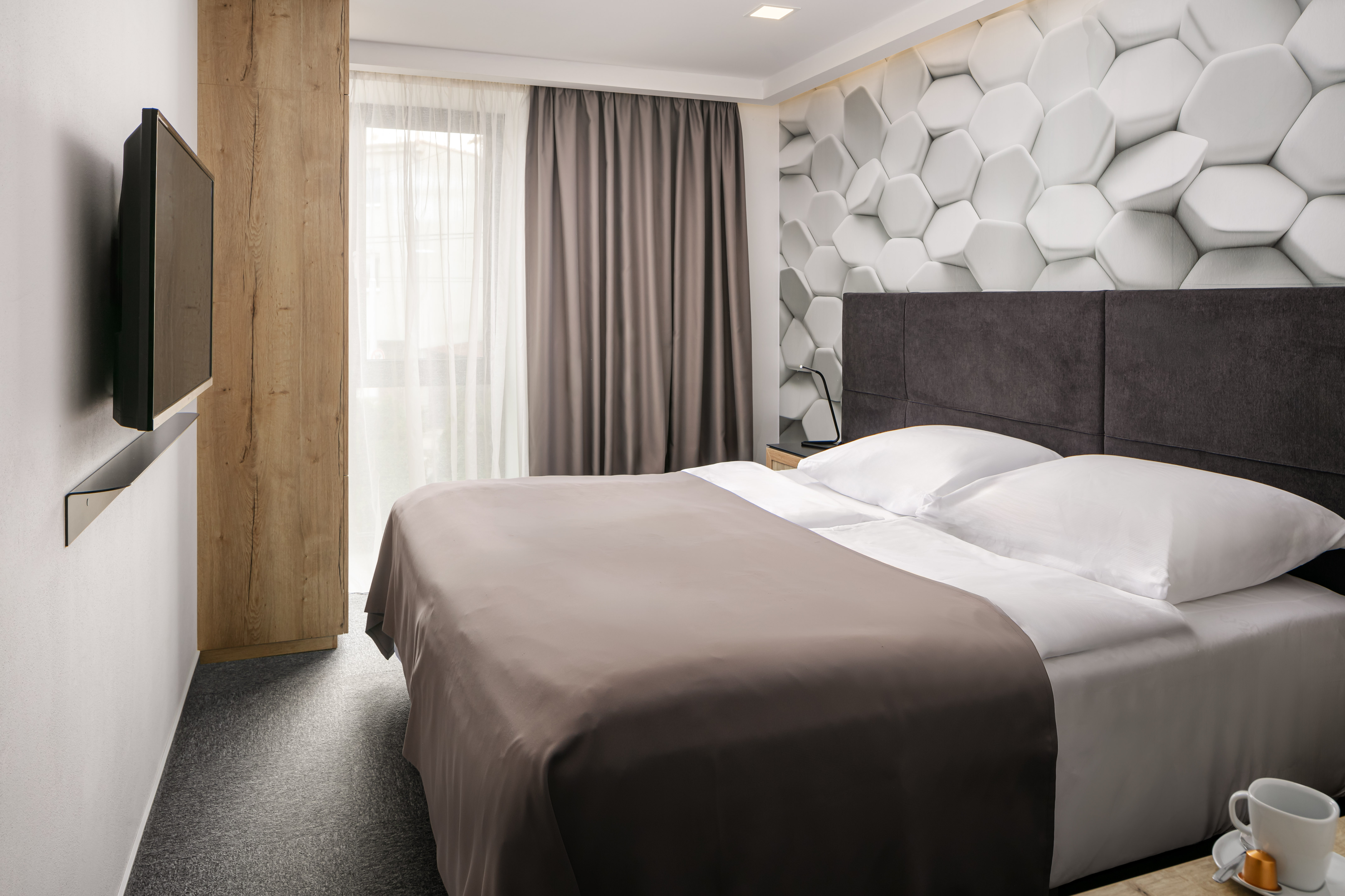 4 Smart Hotel room