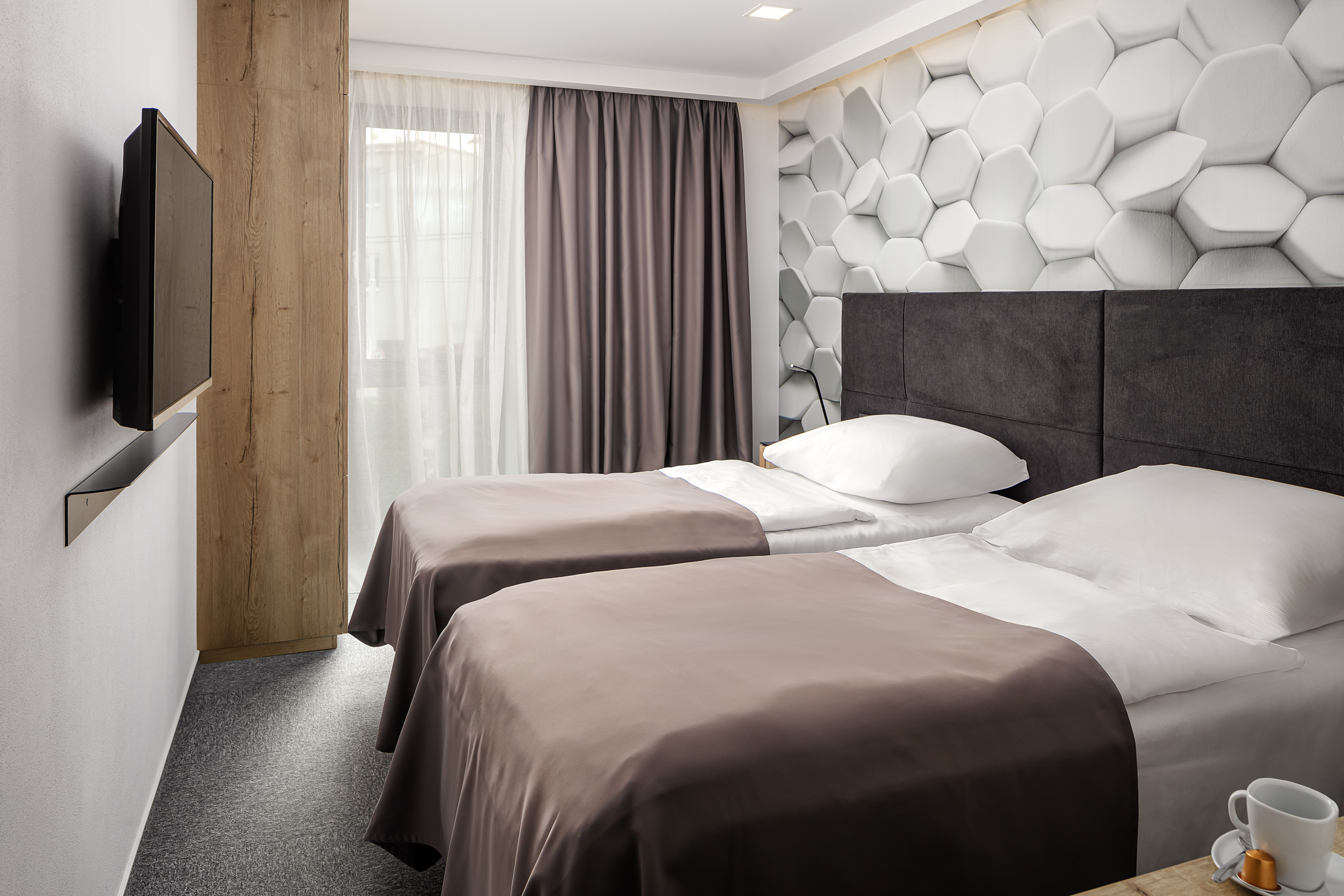 4 Smart Hotel room